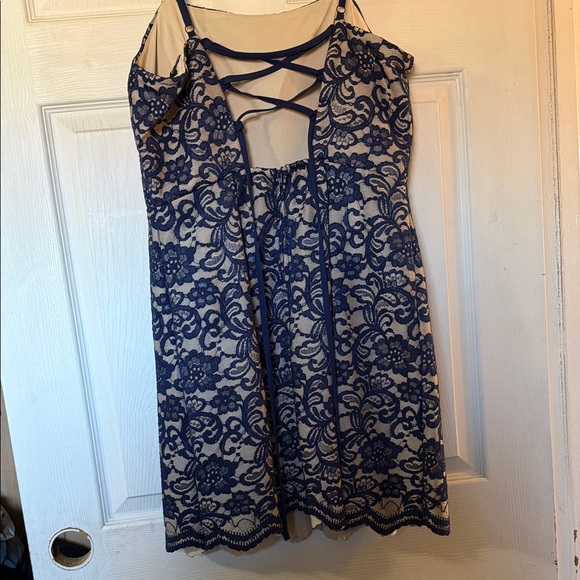 Speechless Navy Floral Lace Dress - Picture 3 of 5